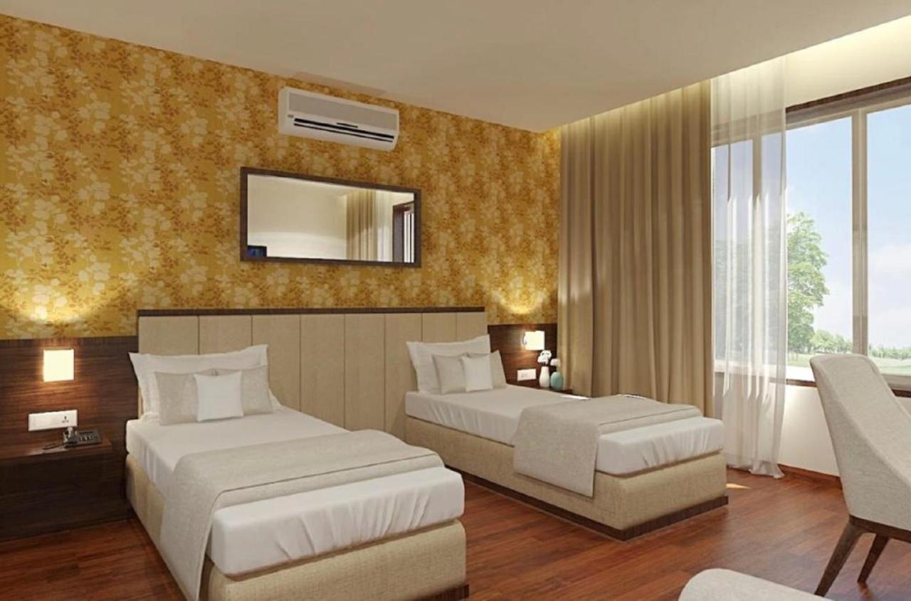 Hotel Shlok โกลฮาปูร์ ภายนอก รูปภาพ