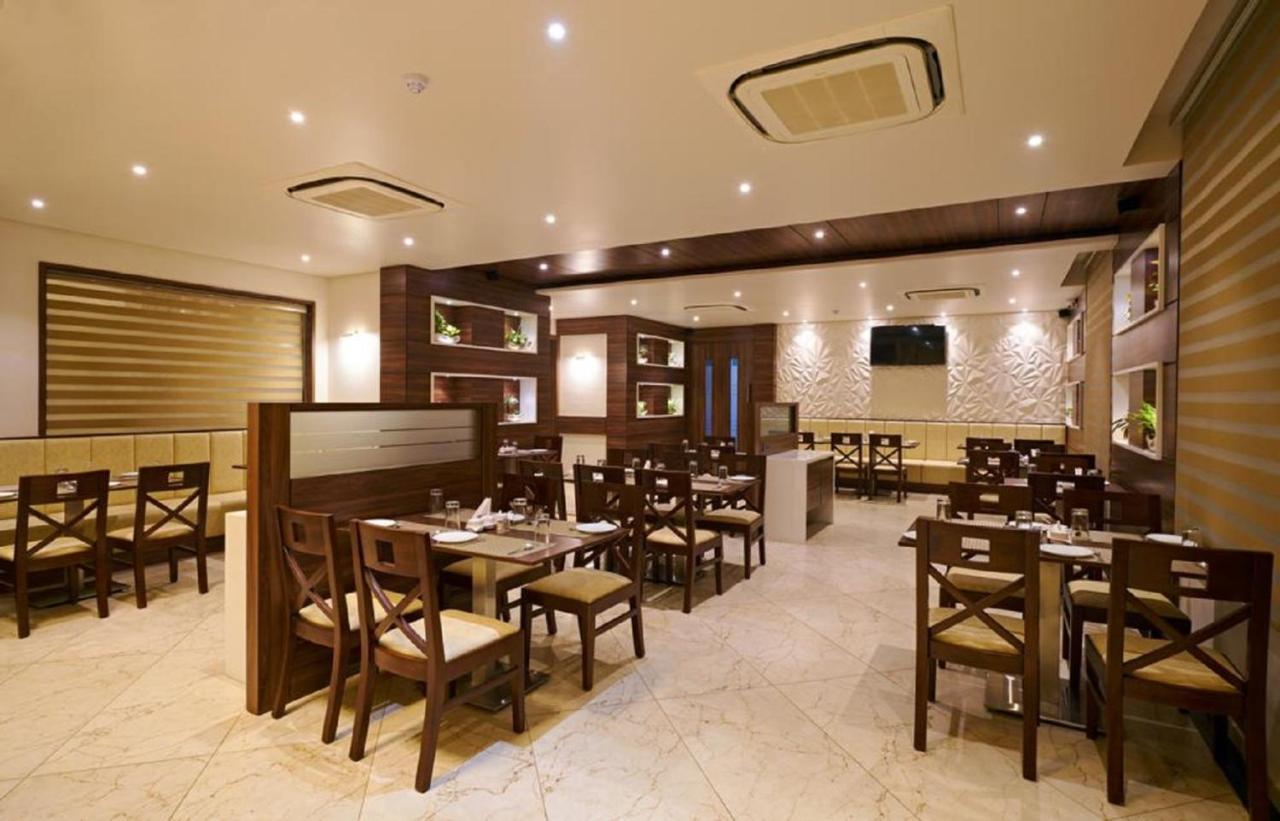 Hotel Shlok โกลฮาปูร์ ภายนอก รูปภาพ