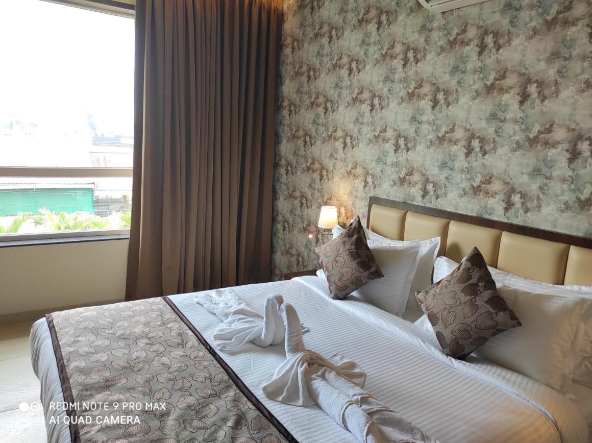 Hotel Shlok โกลฮาปูร์ ภายนอก รูปภาพ