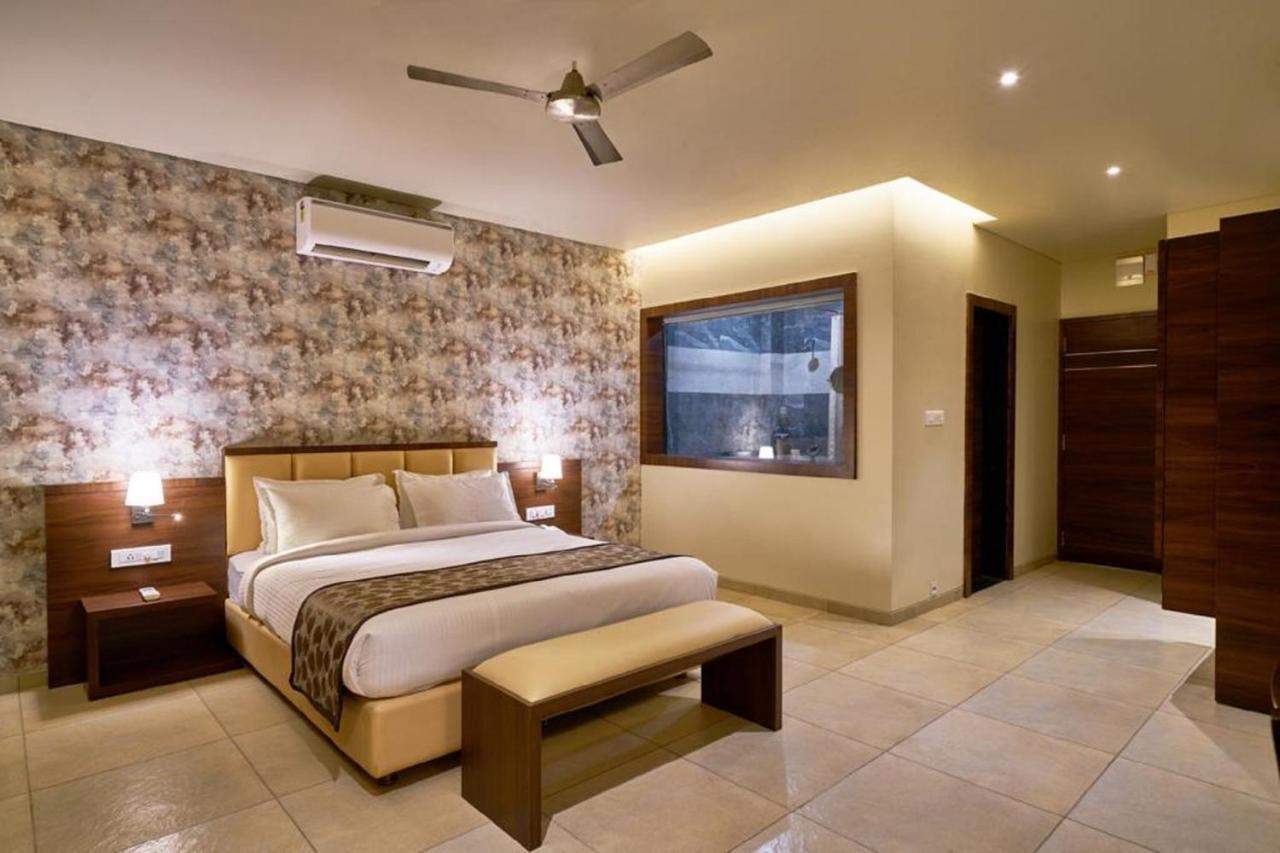 Hotel Shlok โกลฮาปูร์ ภายนอก รูปภาพ